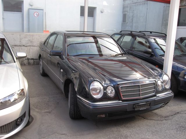 Mercedes E280 – Foto 11