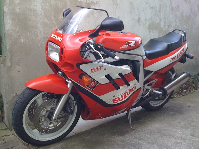 Suzuki GSXR-750