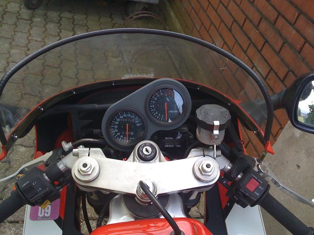 Suzuki GSXR-750 – Foto 3